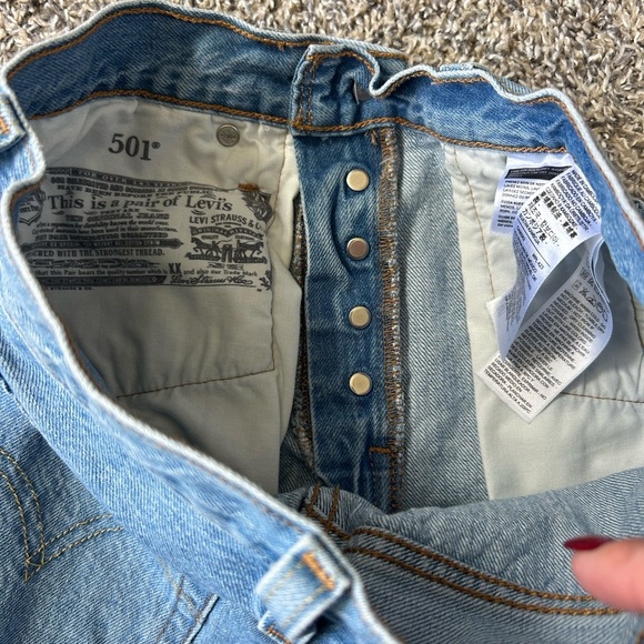 Levi’s 501 Distressed Button Fly Cutoff Shorts size 25W - Picture 5 of 9